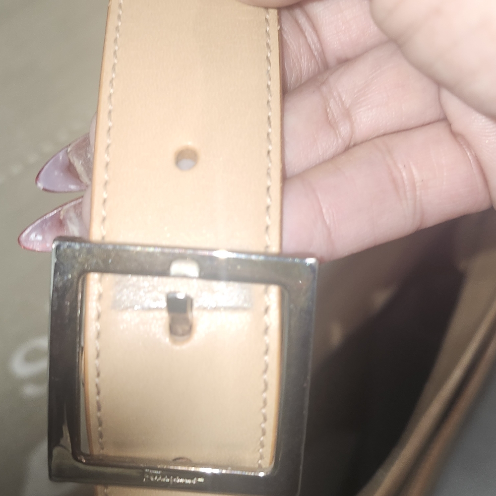 Salvatore Ferragamo Beige Shoulder Bag - Picture 3 of 13